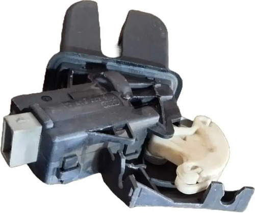Fechadura Tampa Traseira Jetta 07 A 11 4f5827505d - Imagem 4