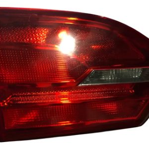 Lanterna Tras/esq Jetta 2011/13 5c6945259a Vermelho Esquerdo/motorista Vermelho