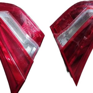 Lanterna Traseira O Par Tampa Mercedes Gla 200 2016 S/led Ambos Lados Vermelho