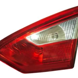Lanterna Tampa Traseira Direito Ford Focus Sedan 2016 Direito/passageiro Vermelho