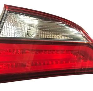 Lanterna Tampa Traseira Direita Hyundai Elantra 2014 A 2016 Direito/passageiro Vermelho