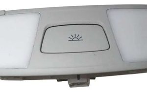 Luz De Cortesia Porta Malas Q3 1.4 2015 A 2018 C/detalhe