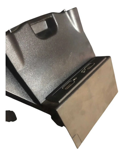 Porta Usb Mercedes Gla200 Style 2019 A1728202200 Preto - Imagem 2