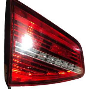 Lanterna Tampa Traseira Esquerda Vw Passat Tsi 2.0 2019 Esquerdo/motorista Vermelho